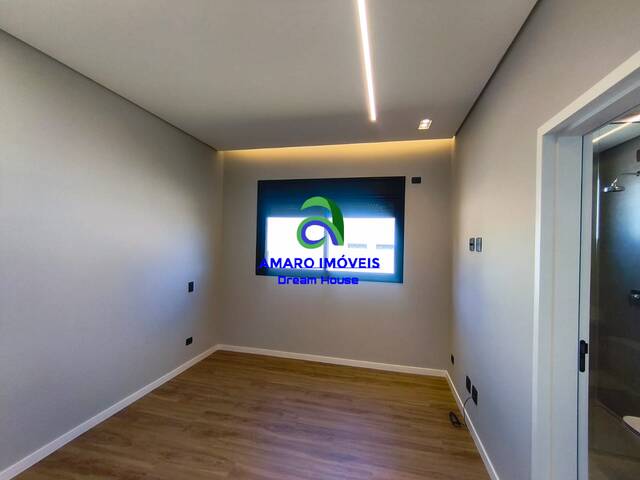 Casa para Venda em São José dos Campos - 4